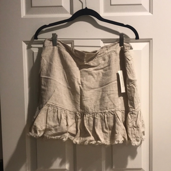 Francesca's Collections Dresses & Skirts - Francesca’s linen skirt🌞